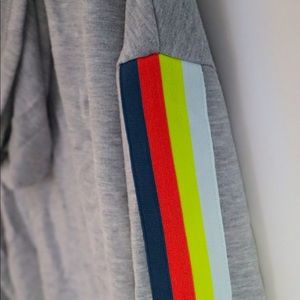 Wild Fable Grey Cropped Hoodie Sweatshirt rainbow